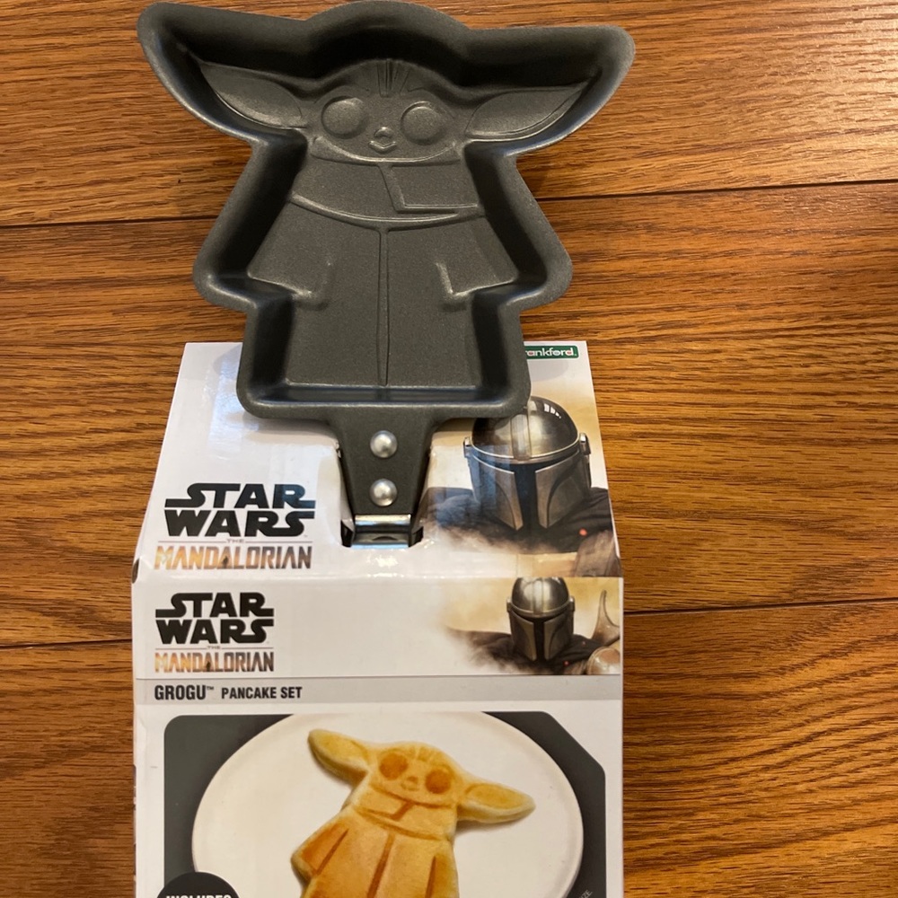 Star Wars mandalorian pancake set brand new